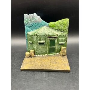 Johnny Lightning The Greatest Generation WWII Backdrop Truck Not‎ Included 3.5"